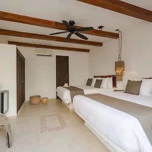 5th Avenue Banana Boutique By Bfh *** Playa del Carmen